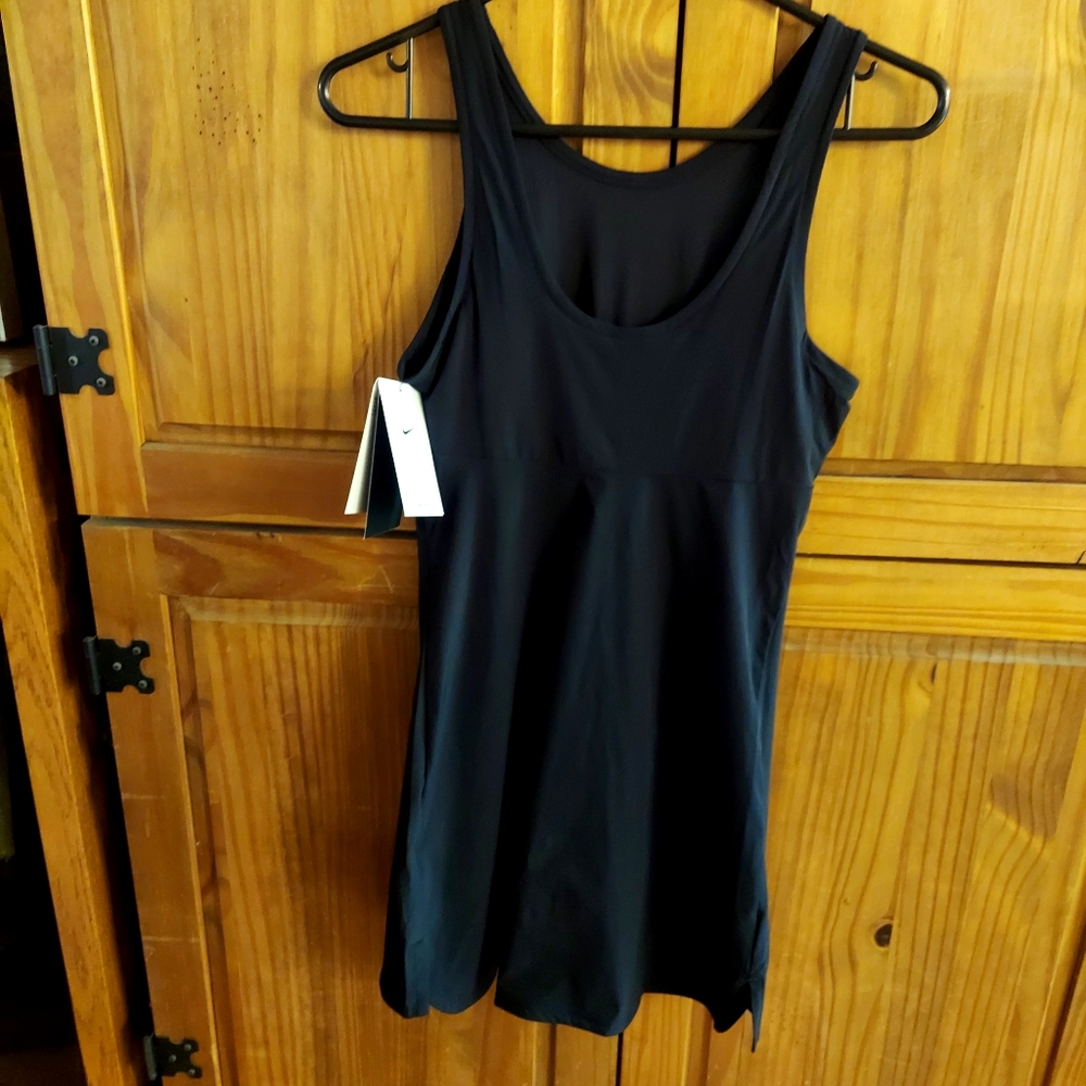 Nike - Picture 3 of 14
